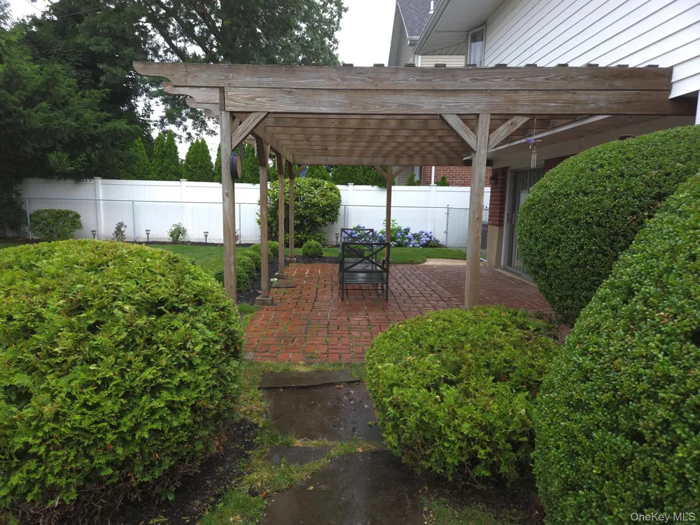51 Eileen Avenue Plainview, NY 11803