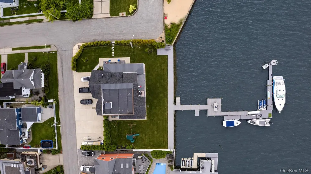 1 North Drive Baldwin Harbor, NY 11510