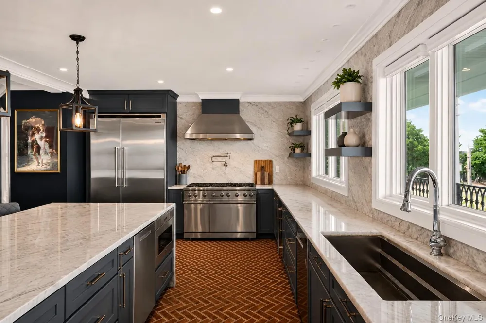 1 North Drive Baldwin Harbor, NY 11510