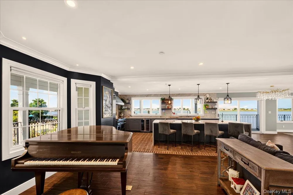 1 North Drive Baldwin Harbor, NY 11510