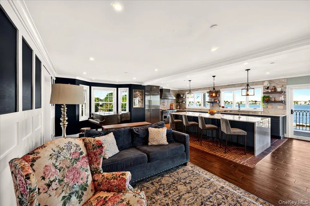 1 North Drive Baldwin Harbor, NY 11510