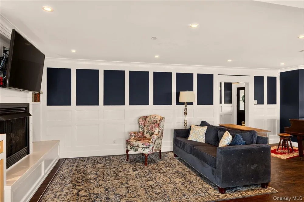 1 North Drive Baldwin Harbor, NY 11510