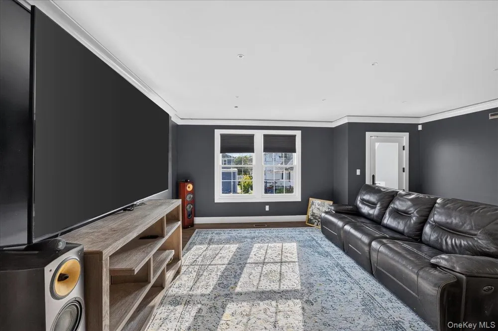 1 North Drive Baldwin Harbor, NY 11510