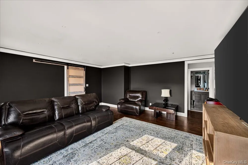 1 North Drive Baldwin Harbor, NY 11510