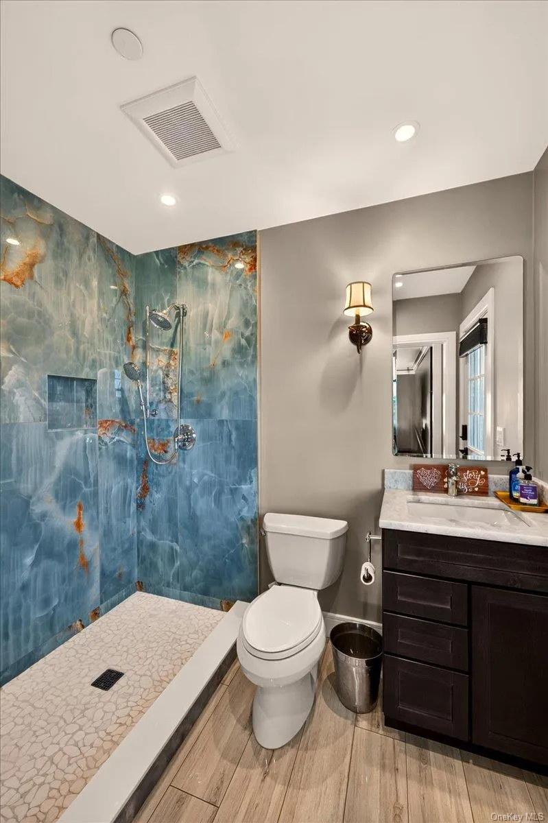 1 North Drive Baldwin Harbor, NY 11510