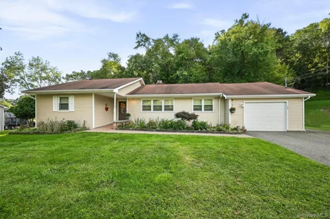 14 Pond Hill Avenue