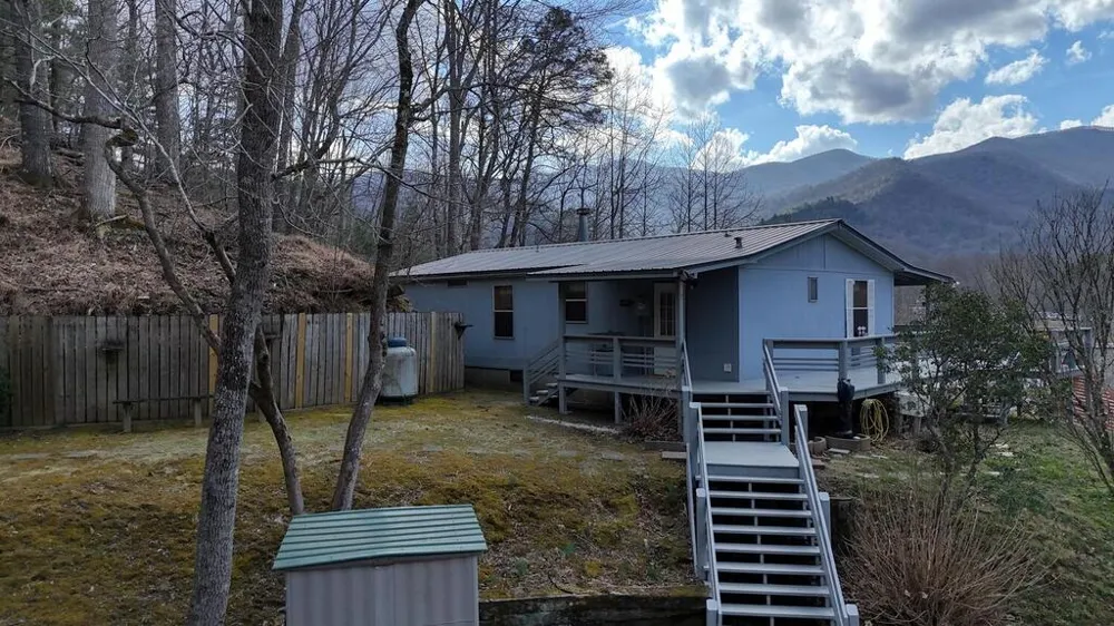 240 Ruby Lake Drive N Hiawassee, GA 30546