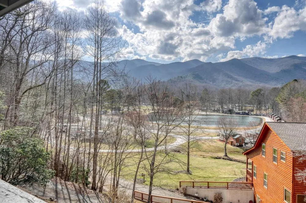 240 Ruby Lake Drive N Hiawassee, GA 30546