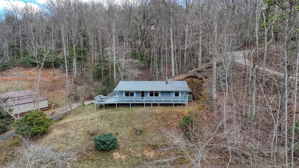 240 Ruby Lake Drive N Hiawassee, GA 30546