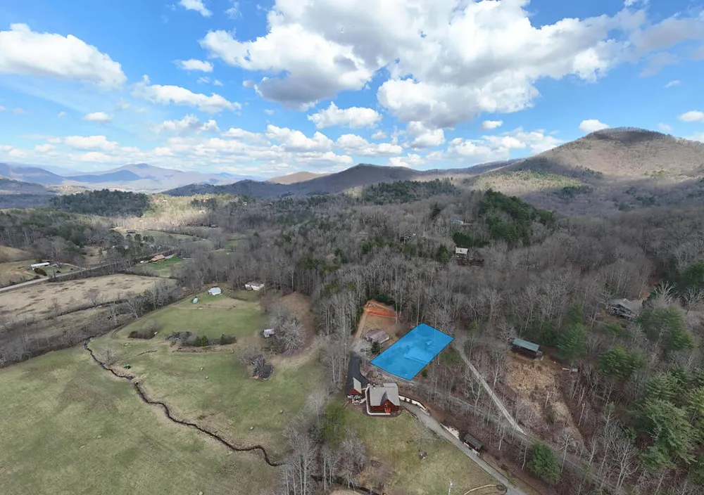 240 Ruby Lake Drive N Hiawassee, GA 30546