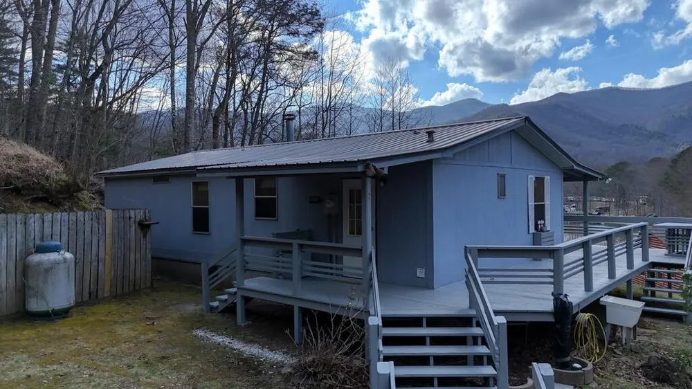 240 Ruby Lake Drive N Hiawassee, GA 30546