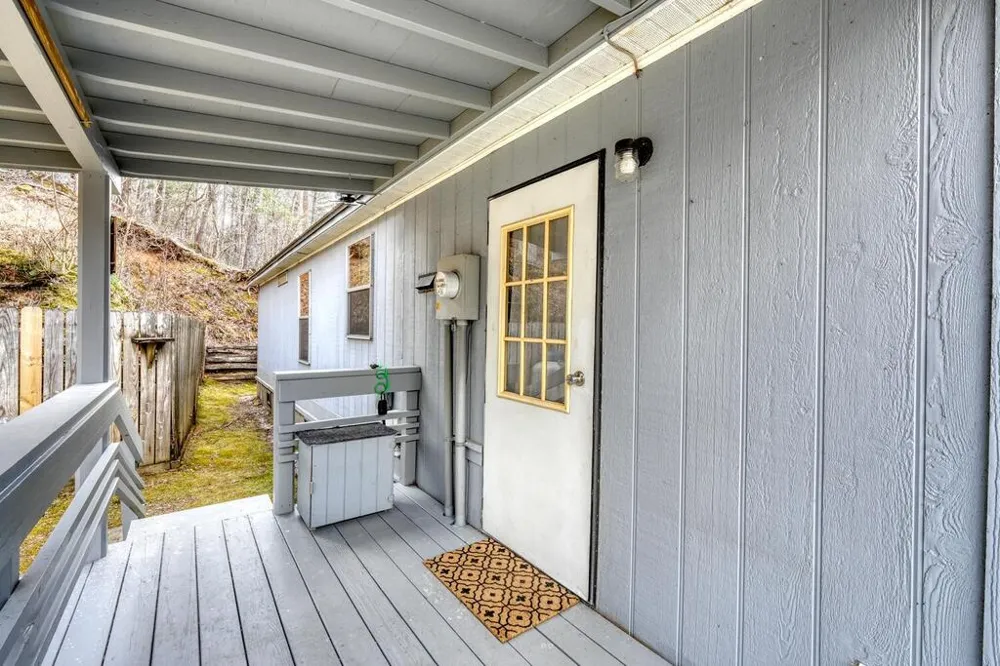 240 Ruby Lake Drive N Hiawassee, GA 30546