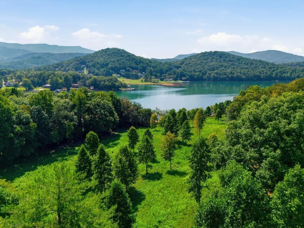 314 Lakeside Drive Hiawassee, GA 30546