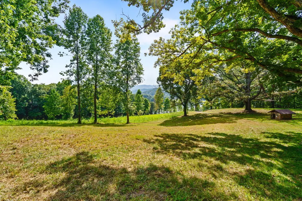 314 Lakeside Drive Hiawassee, GA 30546