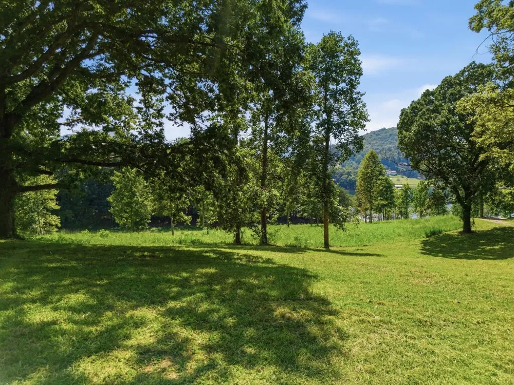 314 Lakeside Drive Hiawassee, GA 30546