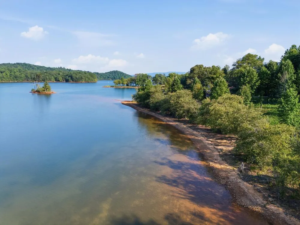 314 Lakeside Drive Hiawassee, GA 30546