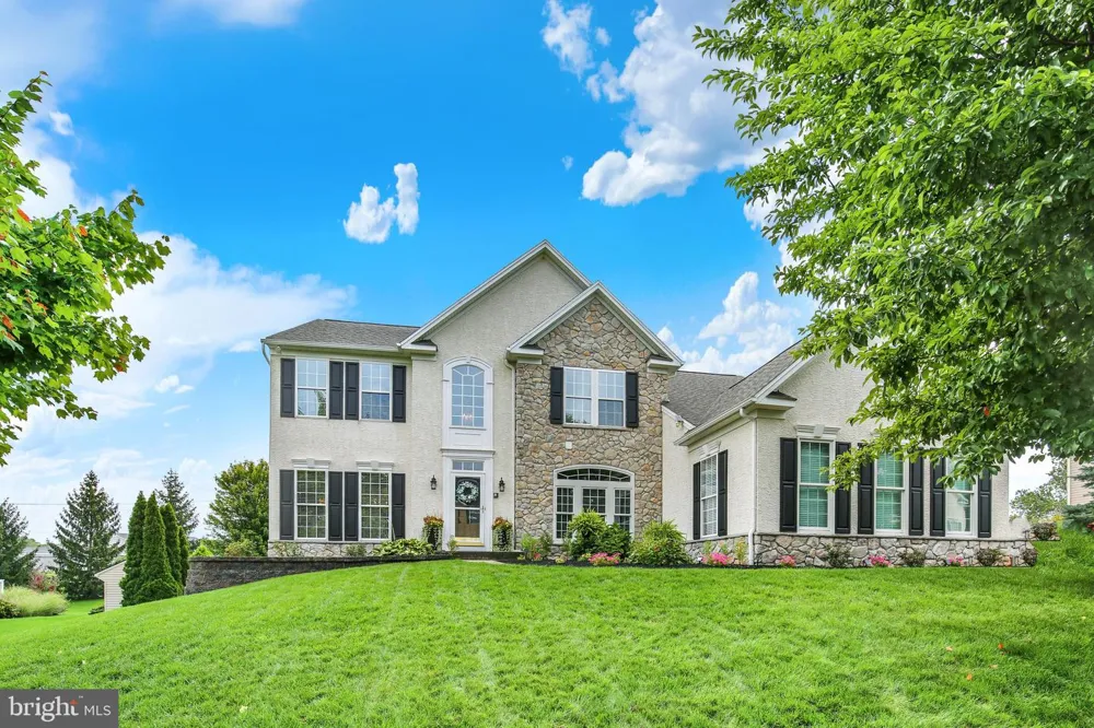 3 HIDDEN BROOK WAY Sinking Spring, PA 19608