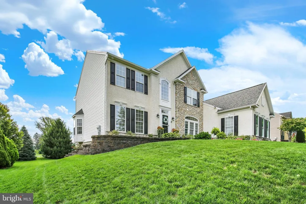 3 HIDDEN BROOK WAY Sinking Spring, PA 19608