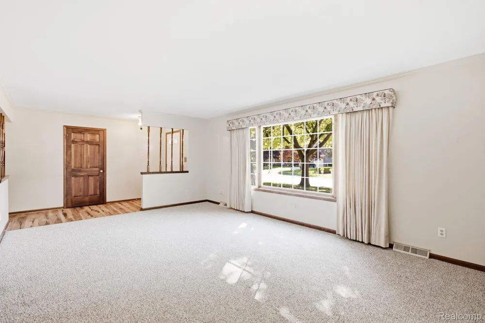 1829 Connecticut Avenue Marysville City, MI 48040