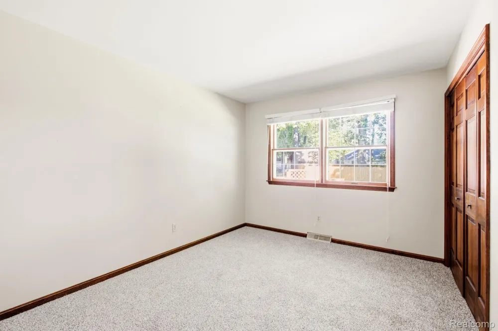 1829 Connecticut Avenue Marysville City, MI 48040