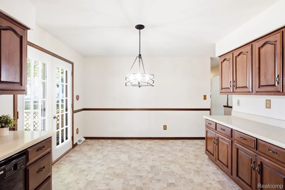 1829 Connecticut Avenue Marysville City, MI 48040