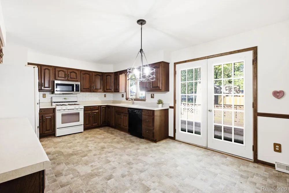 1829 Connecticut Avenue Marysville City, MI 48040