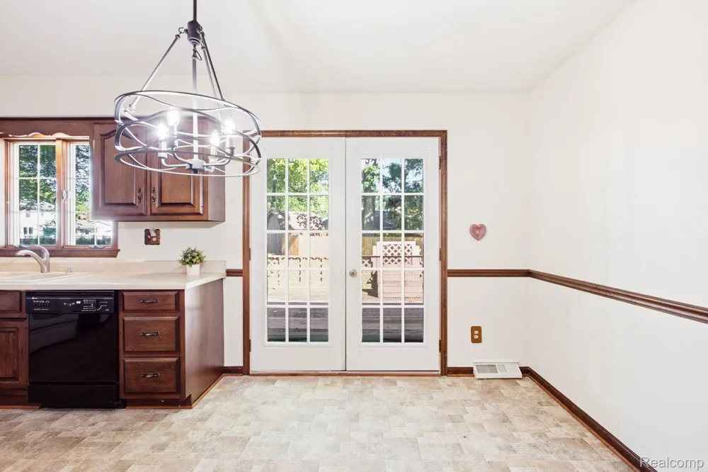 1829 Connecticut Avenue Marysville City, MI 48040