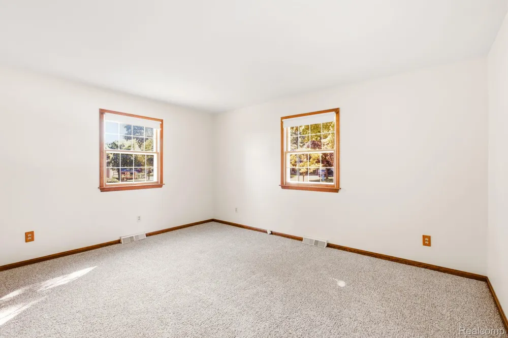 1829 Connecticut Avenue Marysville City, MI 48040