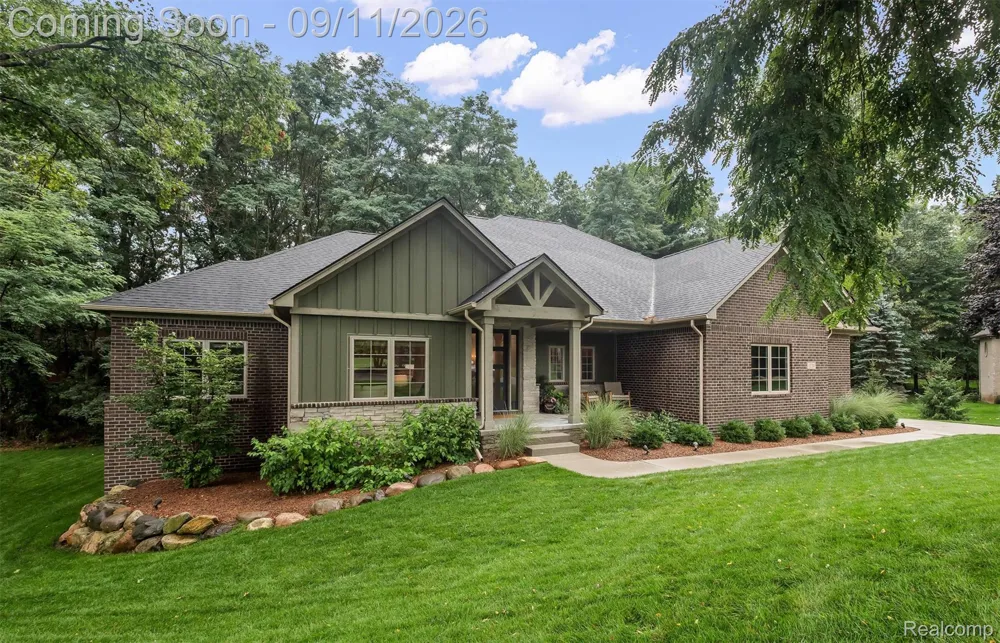 1220 Lacrosse Trail Oxford Charter Township, MI 48371