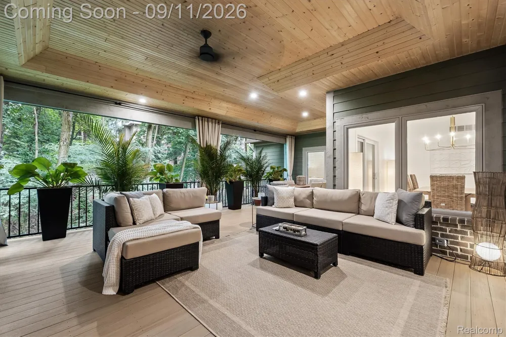 1220 Lacrosse Trail Oxford Charter Township, MI 48371
