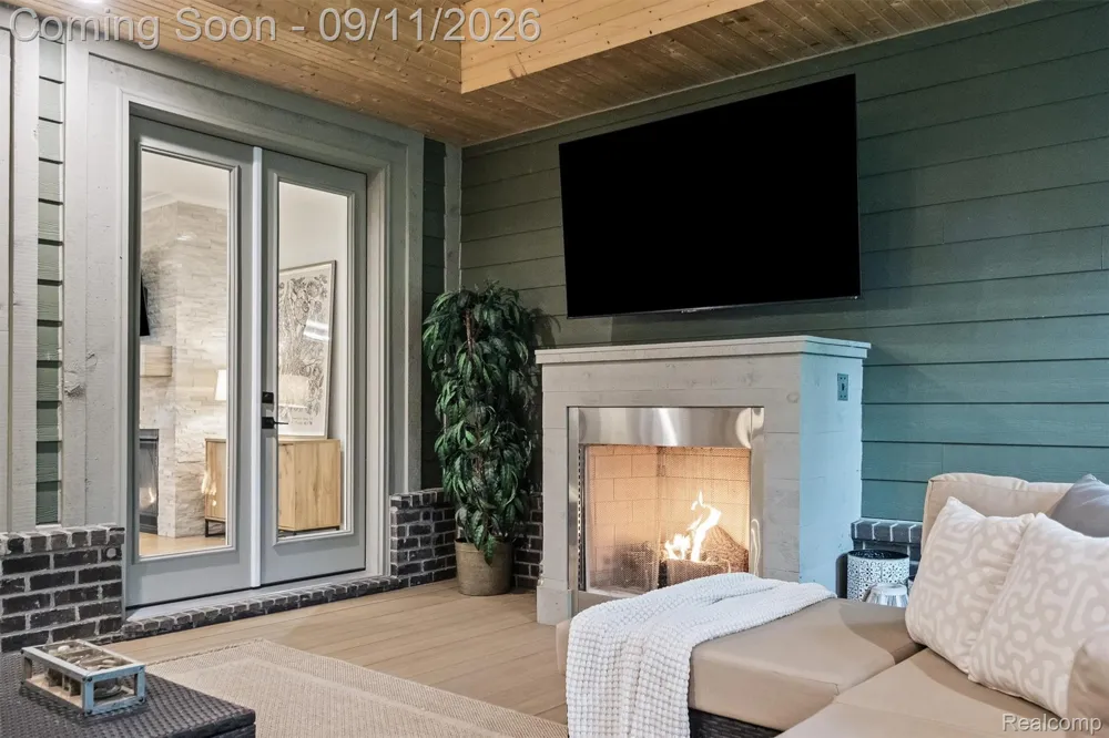 1220 Lacrosse Trail Oxford Charter Township, MI 48371
