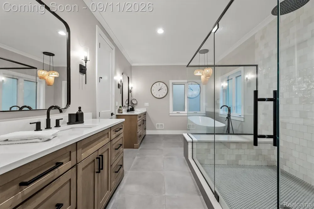 1220 Lacrosse Trail Oxford Charter Township, MI 48371