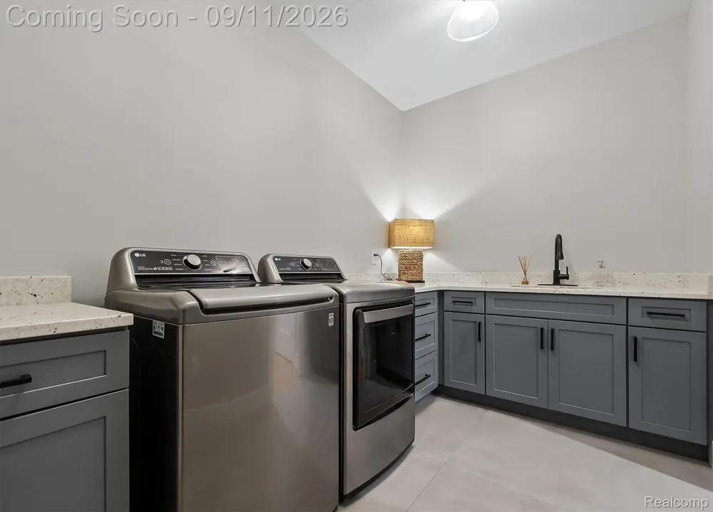 1220 Lacrosse Trail Oxford Charter Township, MI 48371