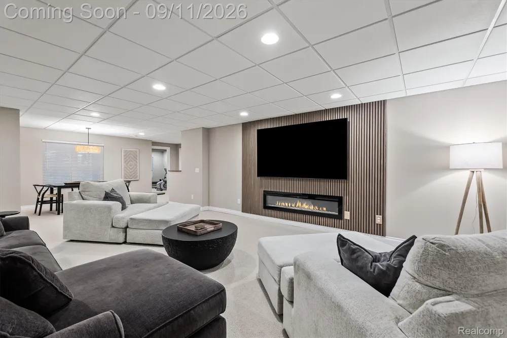 1220 Lacrosse Trail Oxford Charter Township, MI 48371