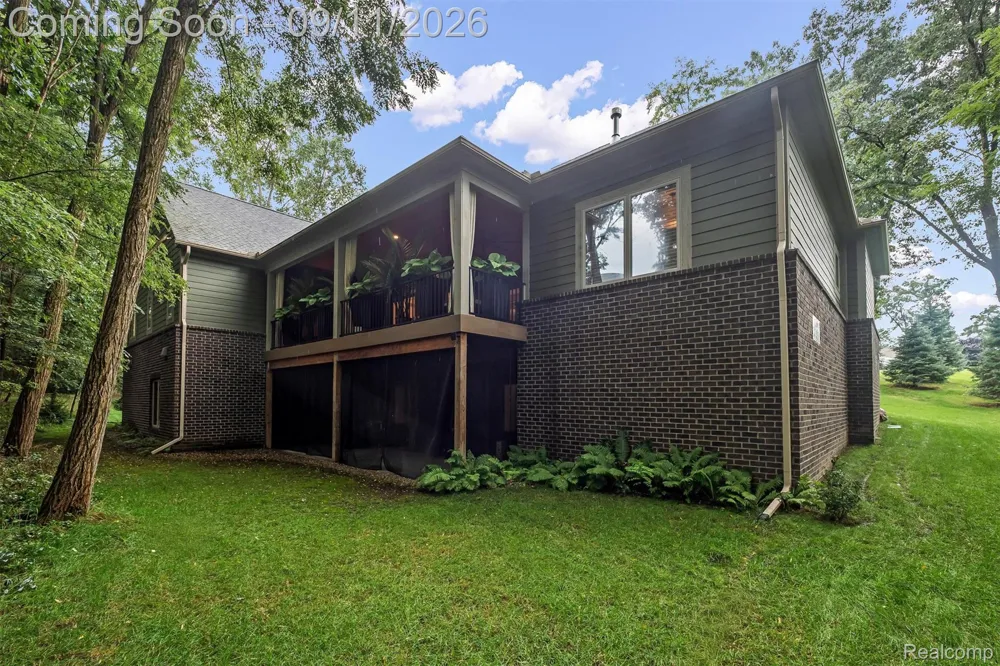 1220 Lacrosse Trail Oxford Charter Township, MI 48371