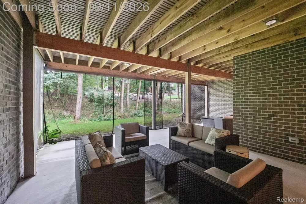 1220 Lacrosse Trail Oxford Charter Township, MI 48371
