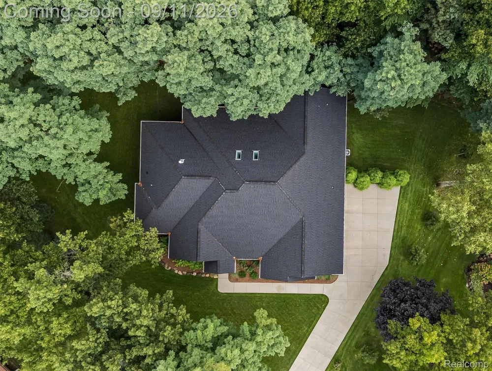 1220 Lacrosse Trail Oxford Charter Township, MI 48371