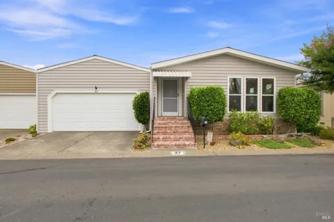 37 Falcon Crest Circle