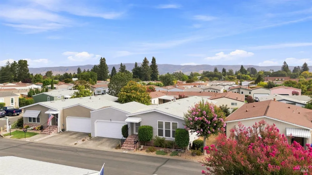 37 Falcon Crest Circle Napa, CA 94558