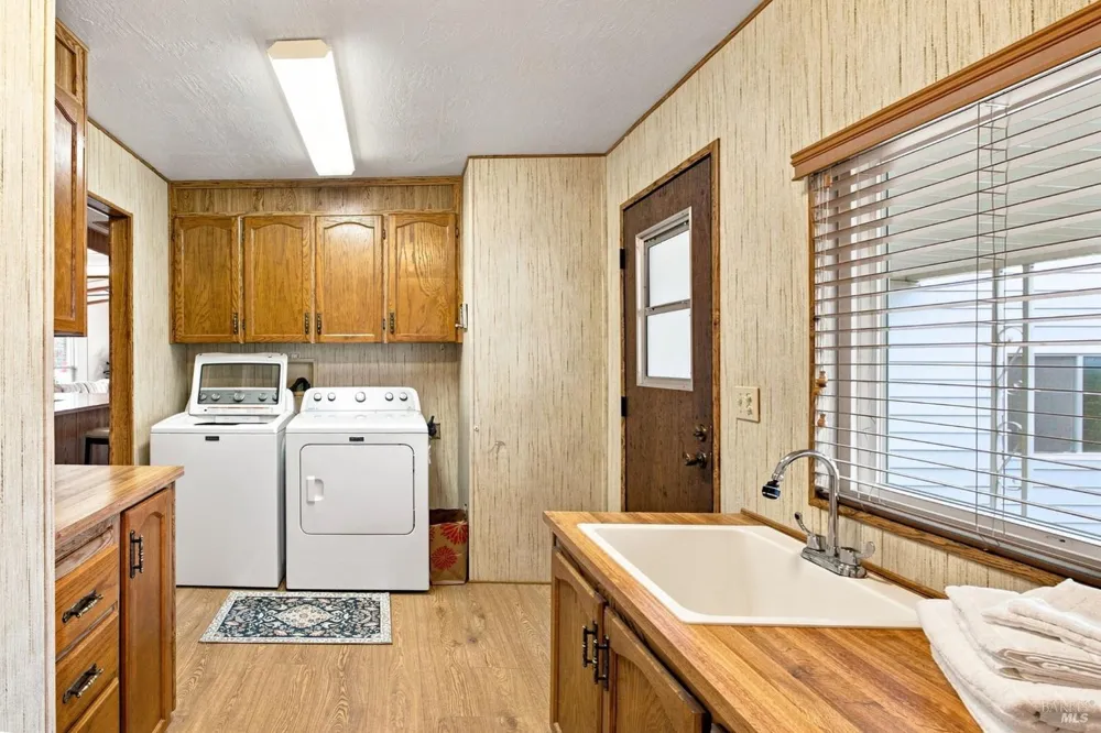 37 Falcon Crest Circle Napa, CA 94558