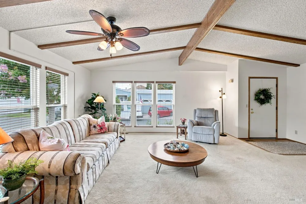37 Falcon Crest Circle Napa, CA 94558