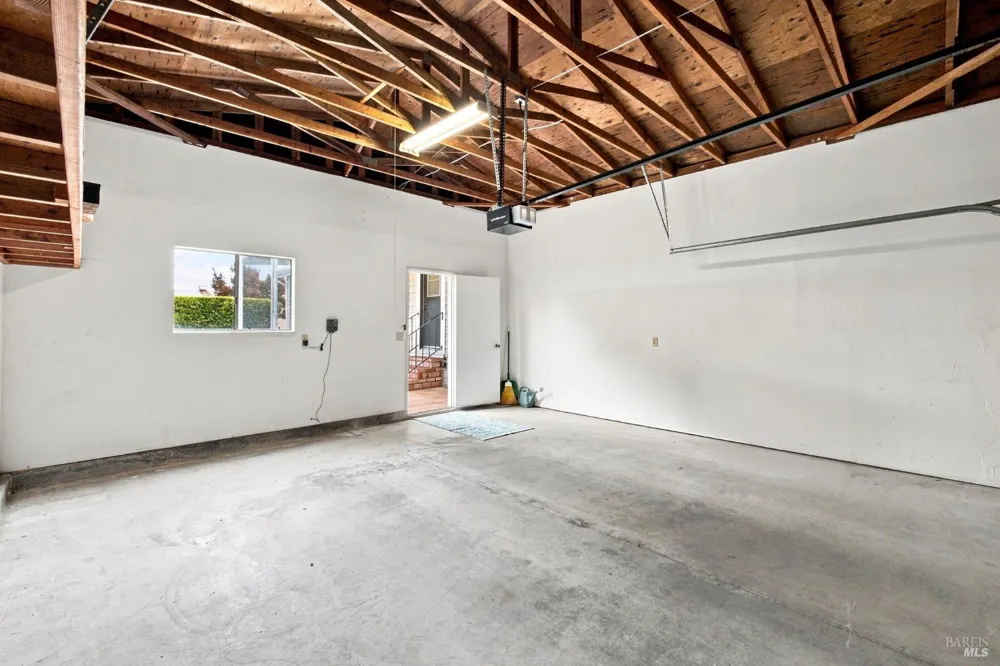 37 Falcon Crest Circle Napa, CA 94558