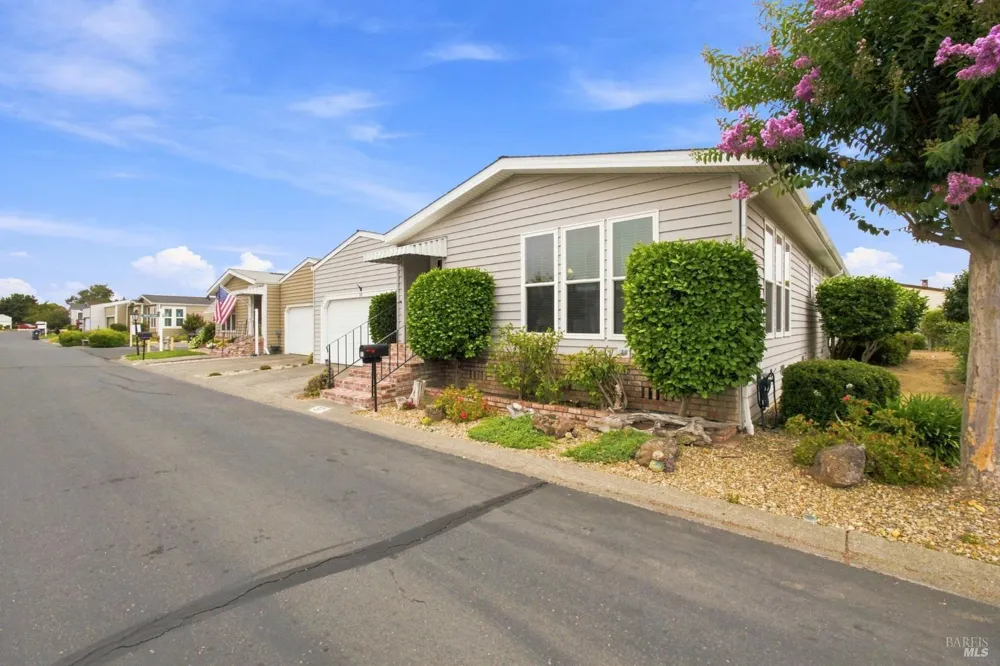 37 Falcon Crest Circle Napa, CA 94558