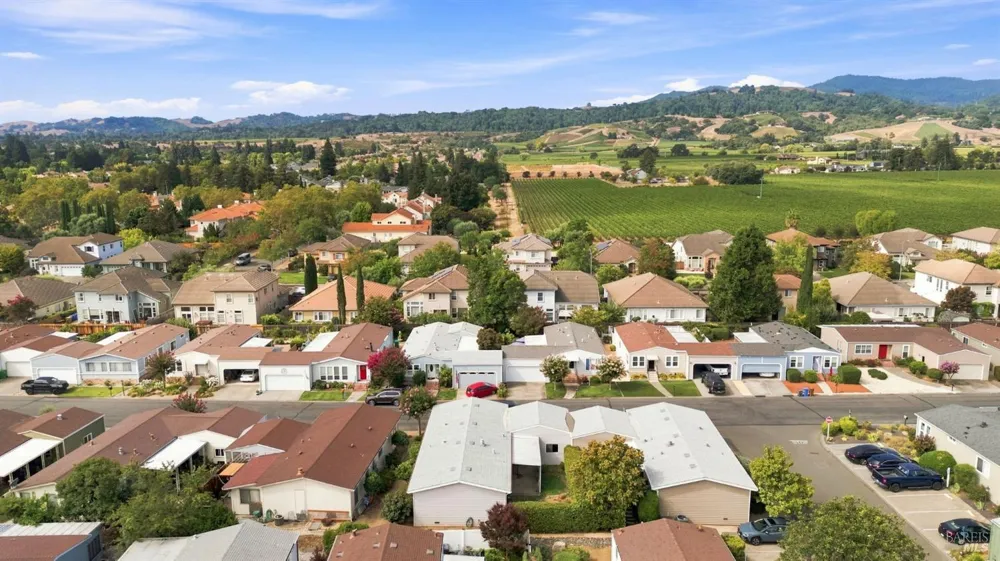 37 Falcon Crest Circle Napa, CA 94558
