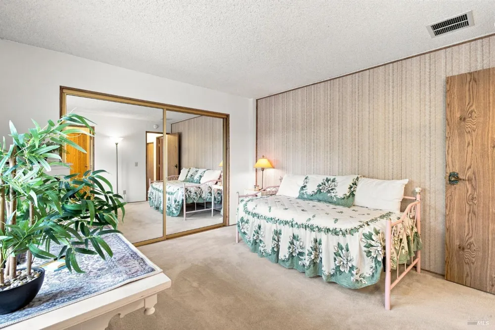 37 Falcon Crest Circle Napa, CA 94558