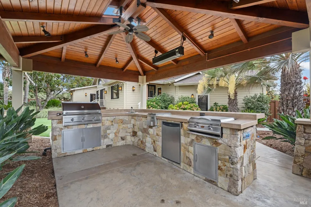 1636 Abramson Road Santa Rosa, CA 95401