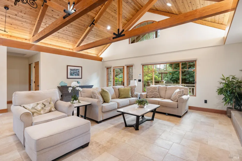 1636 Abramson Road Santa Rosa, CA 95401