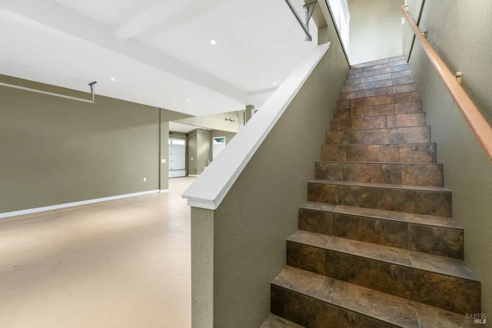 1636 Abramson Road Santa Rosa, CA 95401