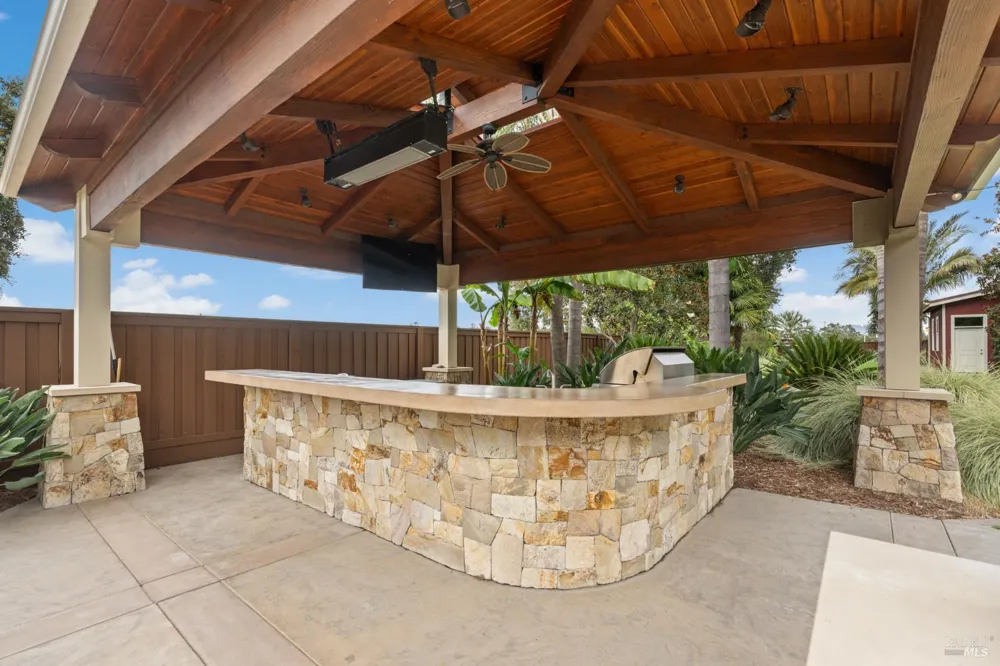 1636 Abramson Road Santa Rosa, CA 95401