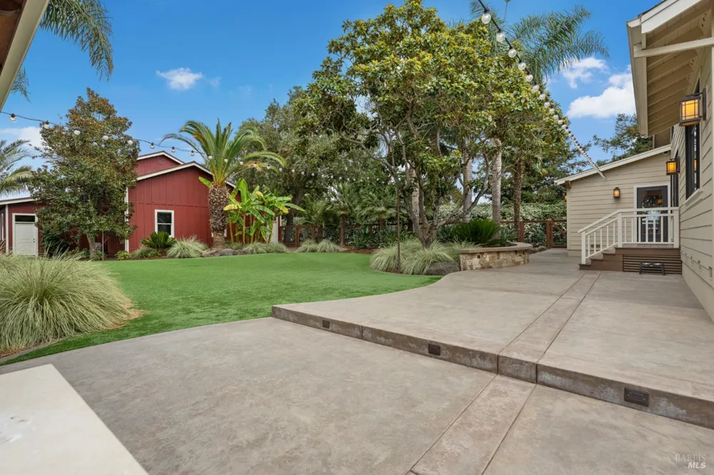 1636 Abramson Road Santa Rosa, CA 95401
